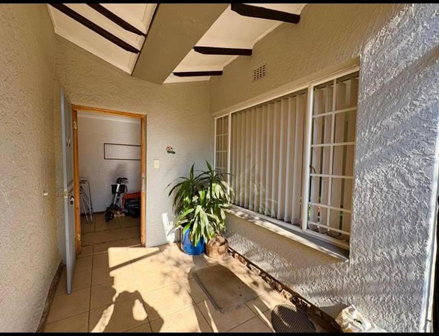 3 BEDROOM HOUSE FOR SALE IN DORINGKLOOF